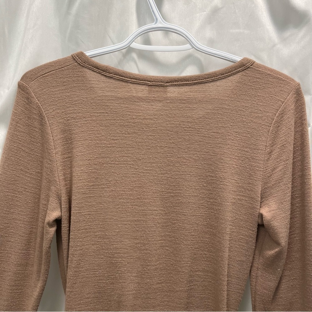 Wilfred Free twist knot long sleeved size medium - Picture 8 of 8